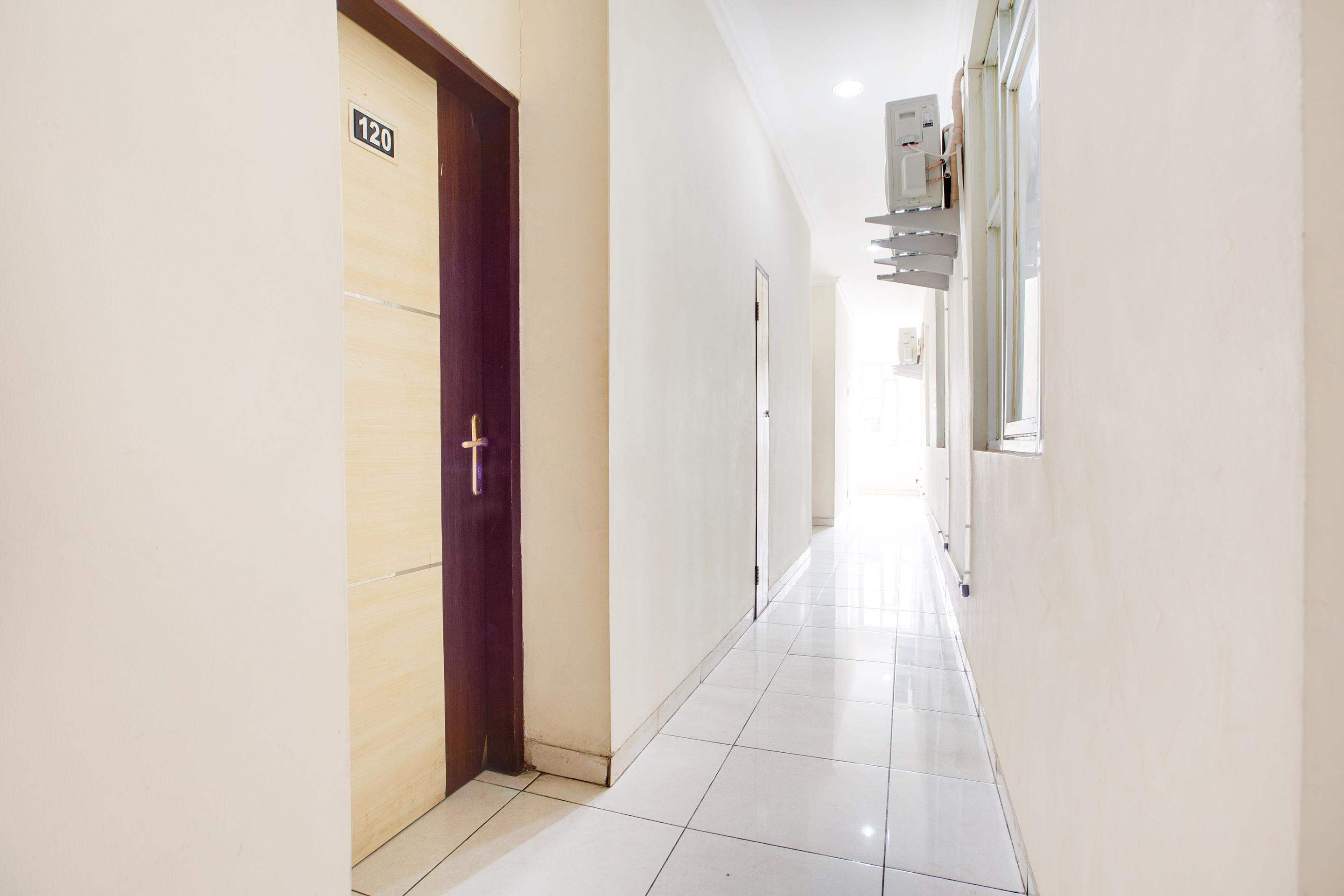 Reddoorz @ Hotel Arimbi Dewi Sartika Baru Bandung Exterior photo